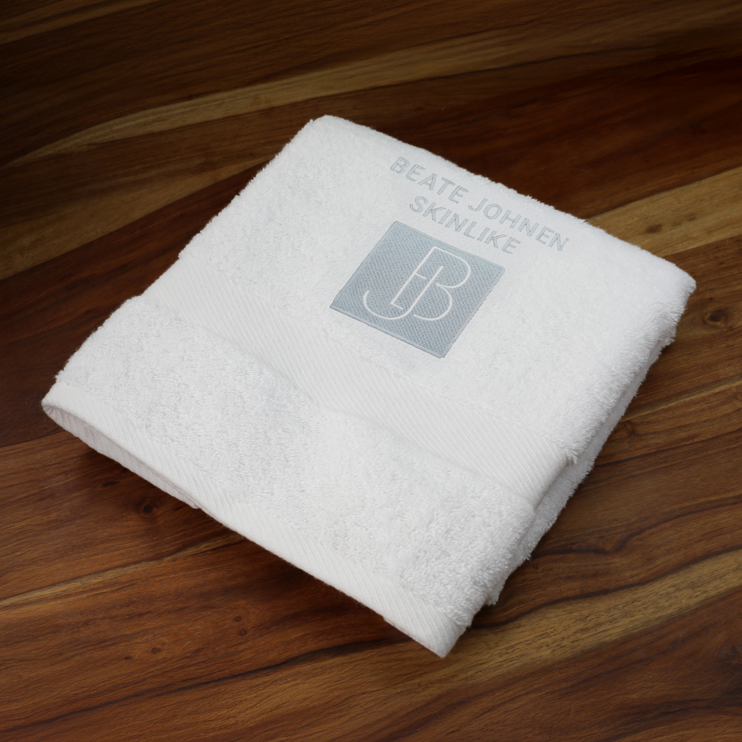 Beate Johnen Handtuch silber